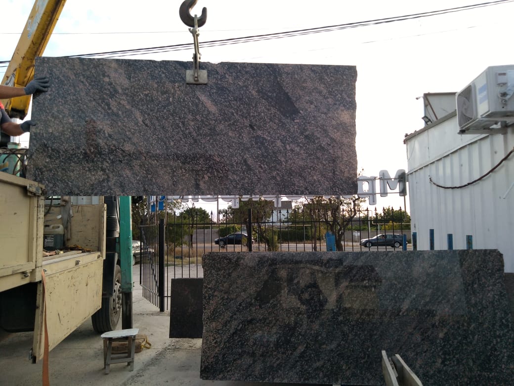 слабы из гранита